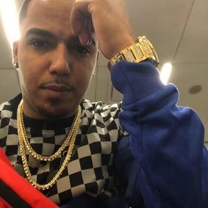 Meet your Posher, Negro